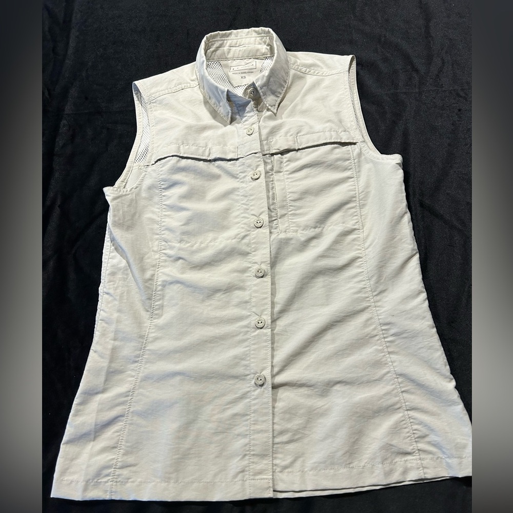 L. L. Bean woman’s bone colored fishing vest.  Size  XS